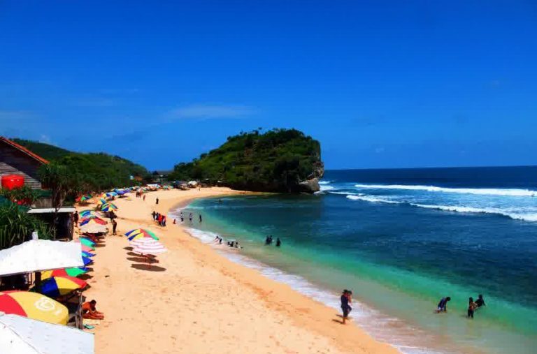 Wisata Pantai  Indrayanti  Lokasi dan Harga Tiket 2022 