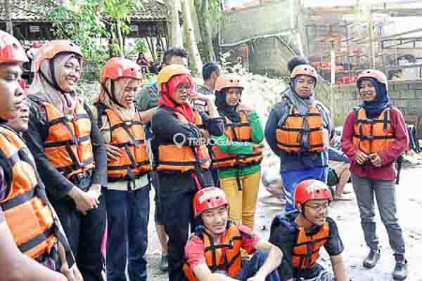 Outbound Grup Capcuss Karst Tubing Jogja, 18 Des 2016