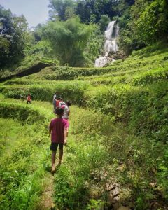 Trekking menuju Air Terjun Penawangan