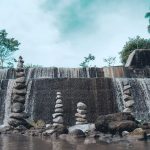 Stone stacking di Sungai Krasak